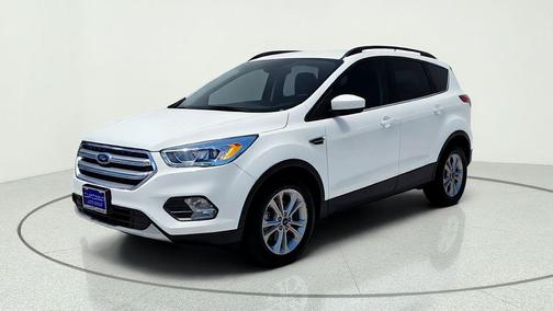Oxford White 2017 Ford Escape SE