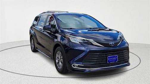 2021 Toyota Sienna XLE