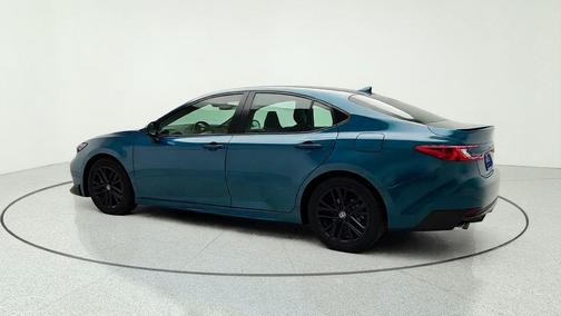 Ocean 2025 Toyota Camry SE