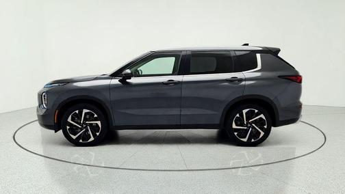 Blue 2024 Mitsubishi Outlander SE