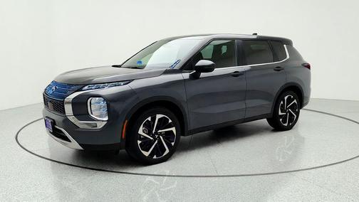 Blue 2024 Mitsubishi Outlander SE
