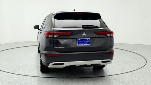 Blue 2024 Mitsubishi Outlander SE