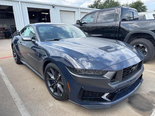 2025 Ford Mustang Dark Horse