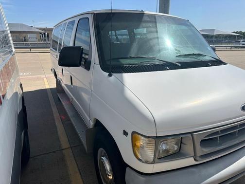 2000 Ford E350 Super Duty XL