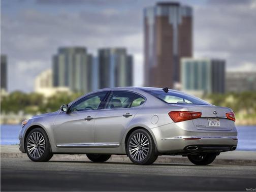 Snow White Pearl 2014 Kia Cadenza Premium