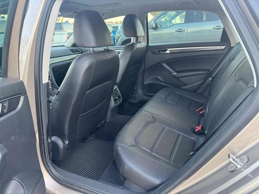 2016 Volkswagen Passat 1.8T SE