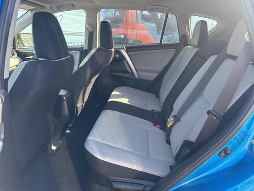 2018 Toyota RAV4 Hybrid LE Plus