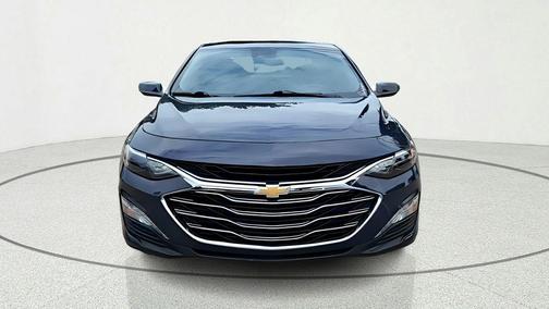 Night 2025 Chevrolet Malibu LT