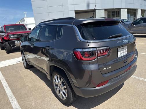 2023 Jeep Compass Latitude Lux