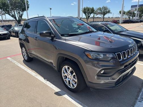 2023 Jeep Compass Latitude Lux