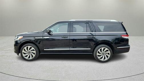 2023 Lincoln Navigator L Reserve