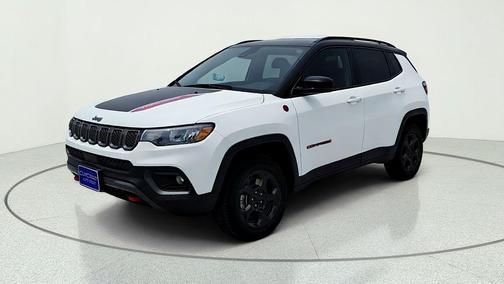 Bright White Clearcoat 2023 Jeep Compass Trailhawk
