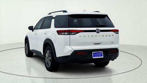 White 2024 Nissan Pathfinder SV