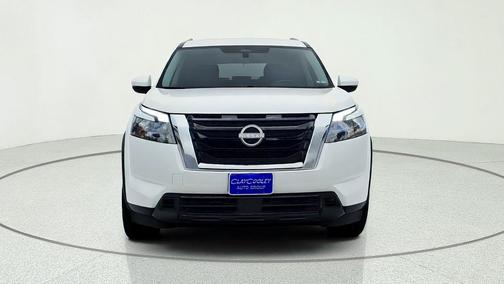 White 2024 Nissan Pathfinder SV