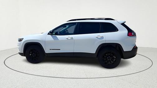 Bright White Clearcoat 2023 Jeep Cherokee Altitude Lux