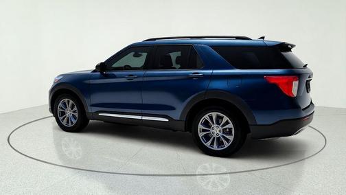 Blue Metallic 2022 Ford Explorer XLT
