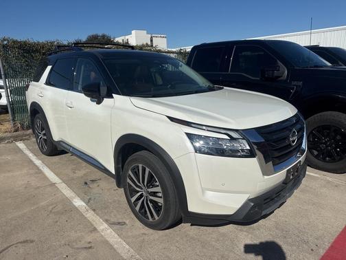 2024 Nissan Pathfinder Platinum