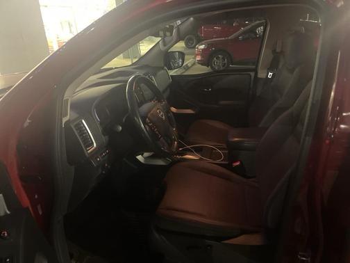 2022 Nissan Frontier SV