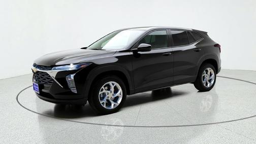 Mosaic Black Metallic 2026 Chevrolet Trax LS