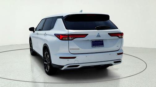 Gray 2024 Mitsubishi Outlander SE