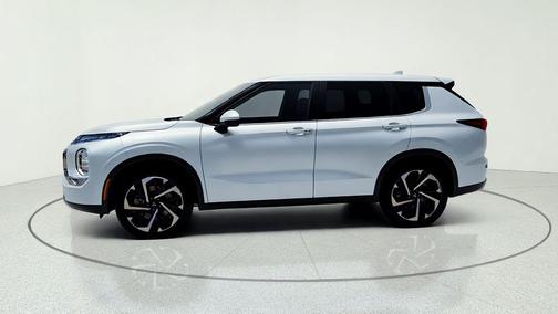 Gray 2024 Mitsubishi Outlander SE