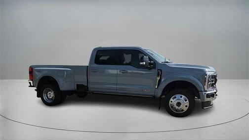2025 Ford F-450 Lariat