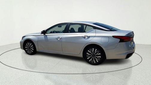 Brilliant Silver Metallic 2024 Nissan Altima 2.5 SV