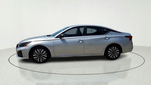 Brilliant Silver Metallic 2024 Nissan Altima 2.5 SV