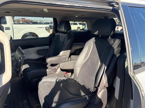 2022 Kia Carnival SX Prestige