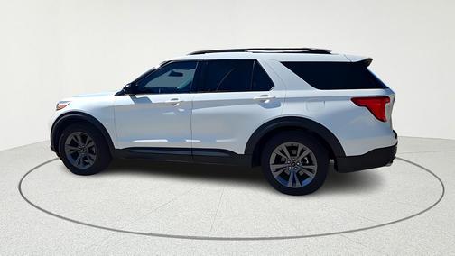Star White 2023 Ford Explorer XLT