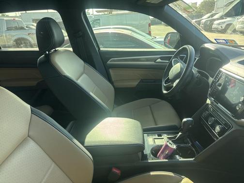 2022 Volkswagen Atlas Cross Sport 3.6L V6 SE w/Technology