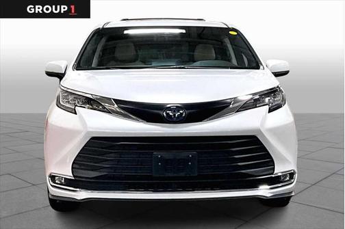 2022 Toyota Sienna XLE 7 Passenger