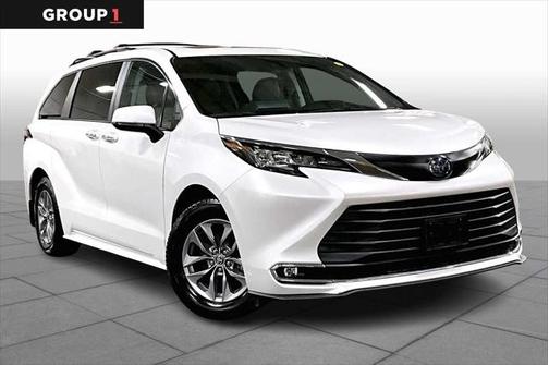2022 Toyota Sienna XLE 7 Passenger