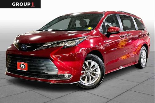 2022 Toyota Sienna XLE 7 Passenger