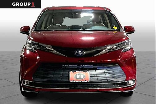 2022 Toyota Sienna XLE 7 Passenger