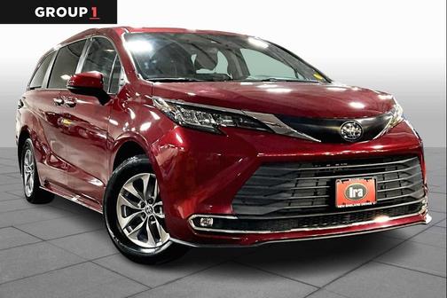 2022 Toyota Sienna XLE 7 Passenger