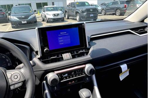 2025 Toyota RAV4 LE