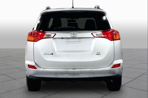 Classic Silver Metallic 2015 Toyota RAV4 LE