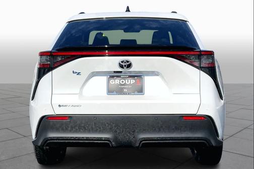 Wind Chill Pearl 2026 Toyota bZ XLE