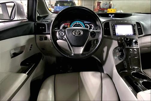 Classic Silver Metallic 2014 Toyota Venza Limited