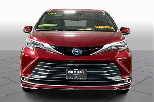 2025 Toyota Sienna Platinum