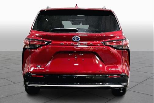 2025 Toyota Sienna Platinum