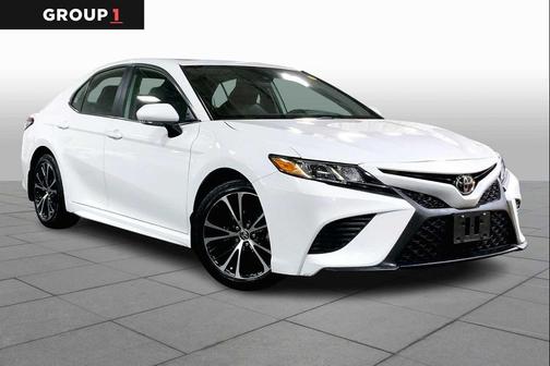 2020 Toyota Camry SE