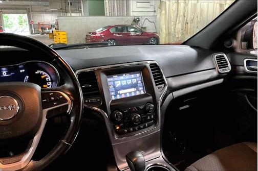 2020 Jeep Grand Cherokee Laredo