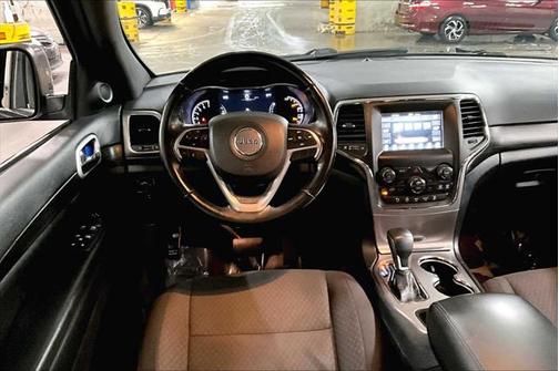 2020 Jeep Grand Cherokee Laredo