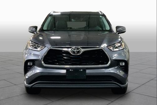 Magnetic Gray Metallic 2025 Toyota Highlander Hybrid Limited