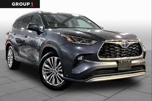 Magnetic Gray Metallic 2024 Toyota Highlander Hybrid Platinum
