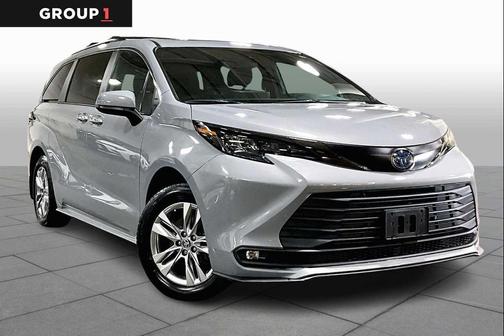 2022 Toyota Sienna Woodland Edition