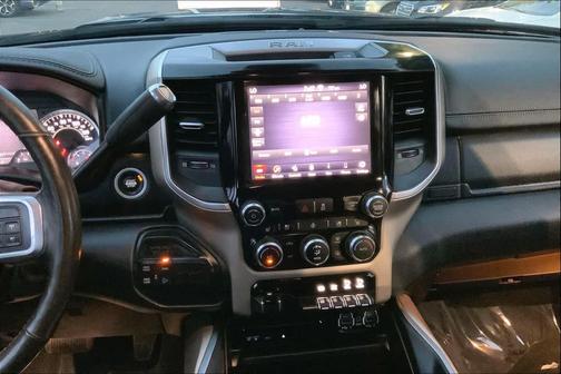 2019 RAM 2500 Laramie Crew Cab 4x4 6'4' Box