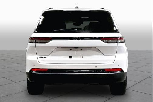 Bright White Clearcoat 2023 Jeep Grand Cherokee Altitude